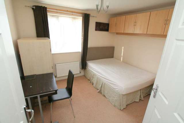  Image of 2 bedroom Apartment for sale in Frobisher Approach Plymouth PL5 at Frobisher Approach Manadon Park Plymouth, PL5 3UZ