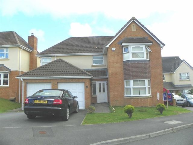  Image of 4 bedroom Property for sale in Fronhaul Felinfoel Llanelli SA14 at Fronhaul Swiss Valley Swiss Valley, SA14 8LF