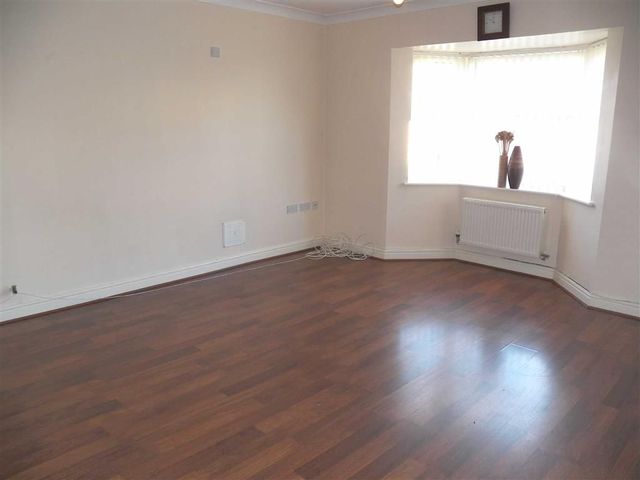  Image of 4 bedroom Property for sale in Fronhaul Felinfoel Llanelli SA14 at Fronhaul Swiss Valley Swiss Valley, SA14 8LF