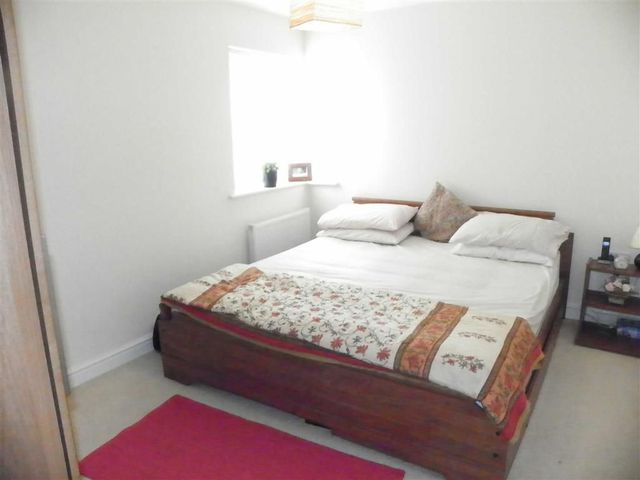  Image of 4 bedroom Property for sale in Fronhaul Felinfoel Llanelli SA14 at Fronhaul Swiss Valley Swiss Valley, SA14 8LF