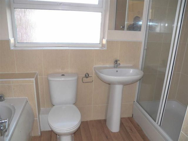  Image of 4 bedroom Property for sale in Fronhaul Felinfoel Llanelli SA14 at Fronhaul Swiss Valley Swiss Valley, SA14 8LF