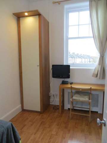  Image of Studio flat to rent in Fulham Palace Road London W6 at Fulham Palace Road Hammersmith London, W6 9HH