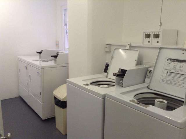  Image of Studio flat to rent in Fulham Palace Road London W6 at Fulham Palace Road Hammersmith London, W6 9HH