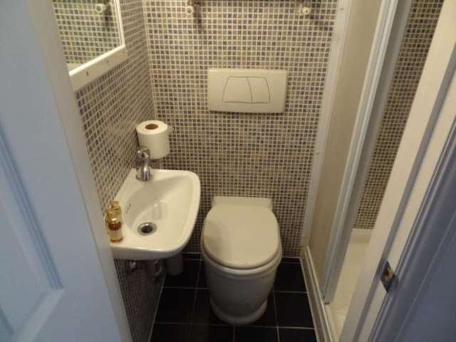  Image of Studio flat to rent in Fulham Palace Road London W6 at Fulham Palace Road Hammersmith London, W6 9HH