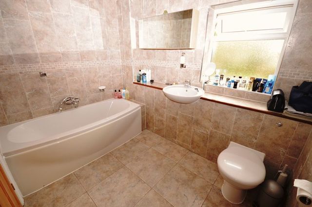  Image of 4 bedroom Detached house for sale in Furze Vale Road Headley Down Bordon GU35 at Furze Vale Road Headley Down Headley Down, GU35 8EP