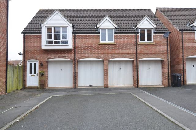  Image of Property to rent in Pear Tree Avenue Long Ashton Bristol BS41 at Pear Tree Avenue Long Ashton Bristol, BS41 9FF