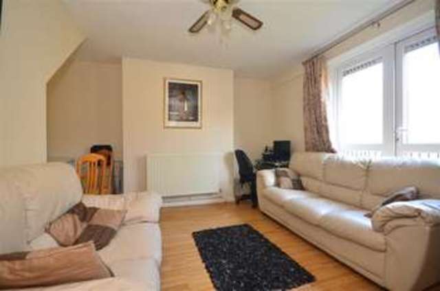  Image of 2 bedroom Maisonette for sale in Geffrye Estate London N1 at Islington London Islington, N1 6RX