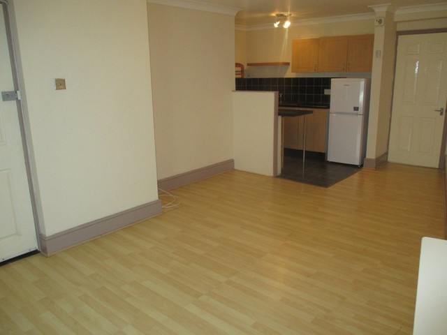  Image of 1 bedroom Ground Flat for sale in George Street Portsmouth PO1 at George Street Fratton Portsmouth, PO1 5QY