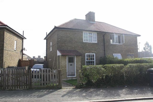  Image of 3 bedroom Property for sale in Geraint Road Downham Bromley BR1 at Geraint Road Downham Downham, BR1 5DU