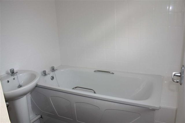  Image of 3 bedroom Property for sale in Geraint Road Downham Bromley BR1 at Geraint Road Downham Downham, BR1 5DU
