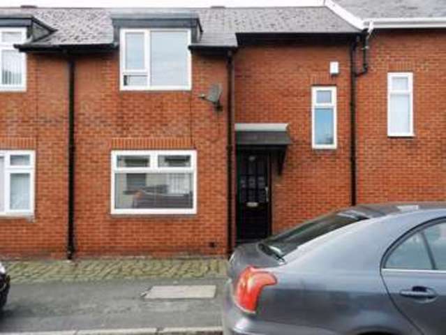  Image of 2 bedroom Terraced house to rent in Gladstone Street Widnes WA8 at Gladstone Street  WIDNES, WA8 6PH