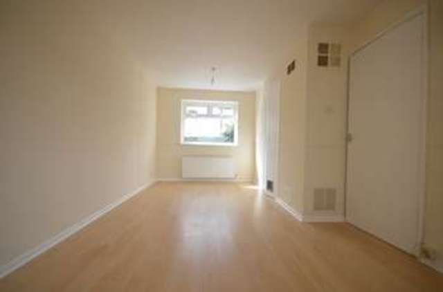  Image of 2 bedroom Terraced house to rent in Gladstone Street Widnes WA8 at Gladstone Street  WIDNES, WA8 6PH