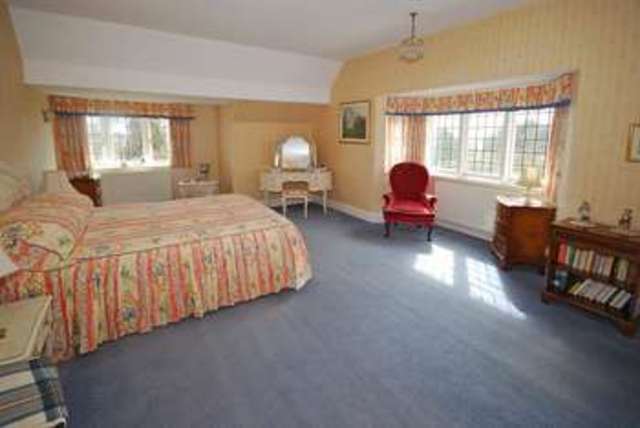  Image of 6 bedroom Detached house for sale in Glasllwch Lane Newport NP20 at Glasllwch Lane  Newport, NP20 3PR