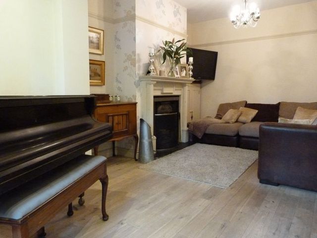  Image of 3 bedroom Semi-Detached house to rent in Glebe Avenue Grappenhall Warrington WA4 at Glebe Avenue Grappenhall Warrington, WA4 2SQ