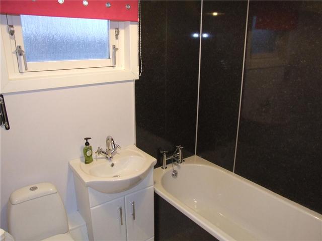  Image of 3 bedroom Flat to rent in Glentanar Crescent Dyce Aberdeen AB21 at Dyce Aberdeen Aberdeen, AB21 7LZ