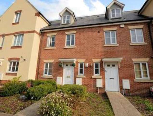  Image of 4 bedroom Terraced house for sale in Gloucester Avenue Shinfield Reading RG2 at Shinfield  Reading, RG2 9GA