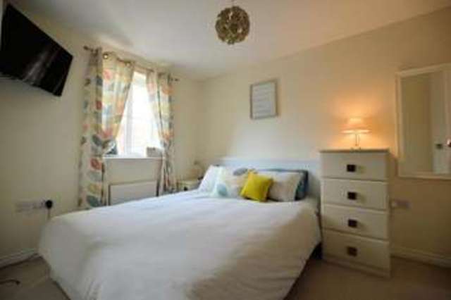  Image of 4 bedroom Terraced house for sale in Gloucester Avenue Shinfield Reading RG2 at Shinfield  Reading, RG2 9GA