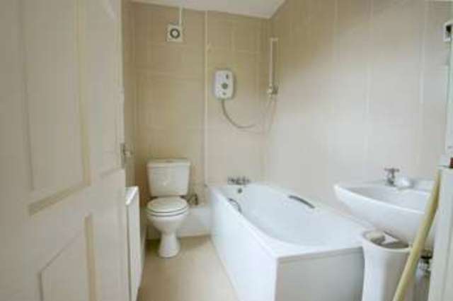  Image of 3 bedroom Detached house to rent in Goffs Oak Avenue Goffs Oak Waltham Cross EN7 at Goffs Oak Avenue Goffs Oak Waltham Cross, EN7 5NJ