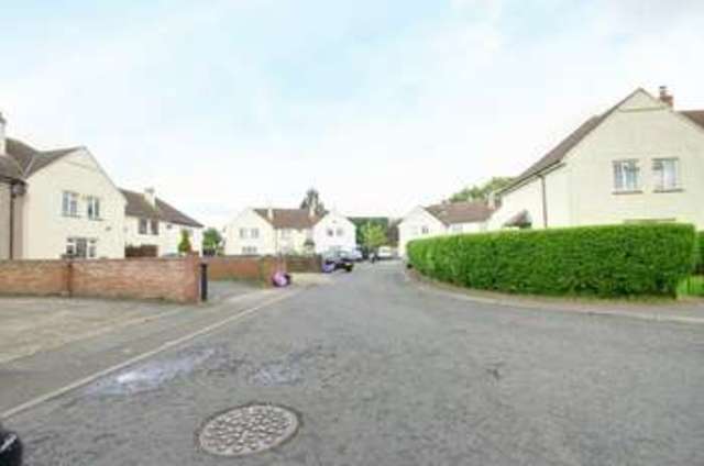  Image of 3 bedroom Detached house to rent in Goffs Oak Avenue Goffs Oak Waltham Cross EN7 at Goffs Oak Avenue Goffs Oak Waltham Cross, EN7 5NJ