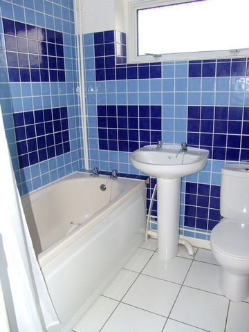  Image of 2 bedroom Detached house to rent in Painswick Stroud GL6 at Golf Course Road Painswick Stroud, GL6 6TL