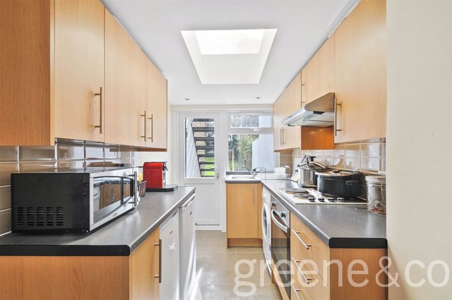  Image of 1 bedroom Flat to rent in Gondar Gardens London NW6 at West Hampstead London Brondesbury, NW6 1HG