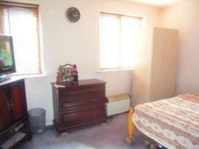  Image of 1 bedroom Flat for sale in Fenman Gardens Goodmayes Ilford IG3 at Goodmayes Ilford Seven Kings, IG3 9QE