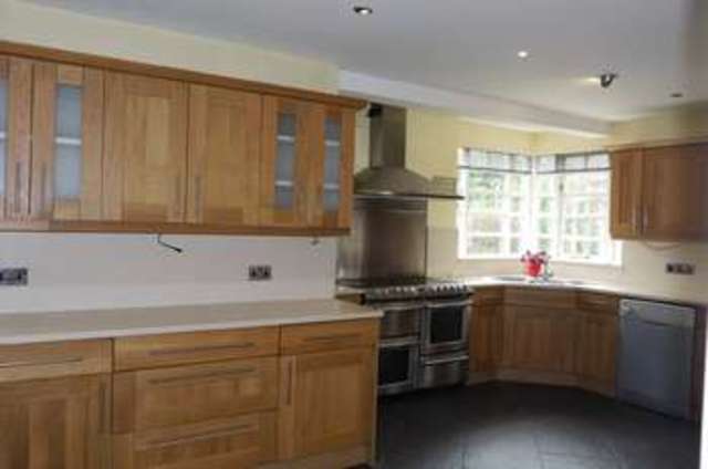  Image of 4 bedroom Detached house for sale in Goole Road Hook Goole DN14 at Hook East Yorkshire, DN14 5NG