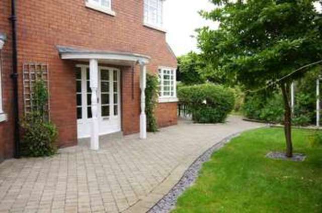  Image of 4 bedroom Detached house for sale in Goole Road Hook Goole DN14 at Hook East Yorkshire, DN14 5NG