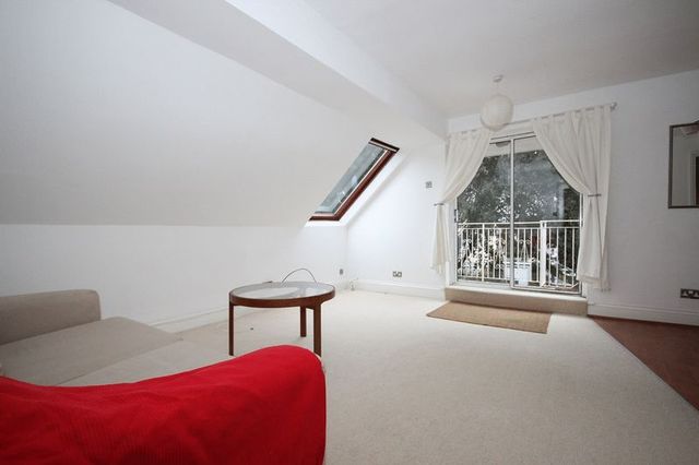  Image of 2 bedroom Flat to rent in Grand Avenue Southbourne Bournemouth BH6 at 40 Grand Avenue Southbourne Bournemouth, BH6 3TA