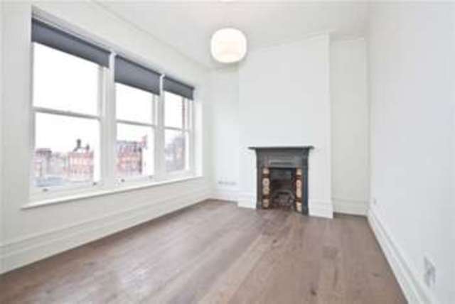  Image of 3 bedroom Flat to rent in Shepherds Bush Green London W12 at London, W12 8QA