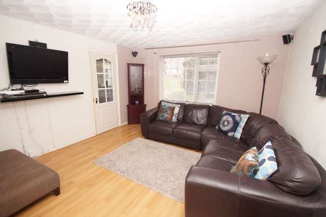  Image of 5 bedroom Terraced house for sale in Grassy Close Hemel Hempstead HP1 at Grassy Close  Hemel Hempstead, HP1 3QR