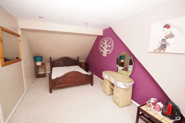  Image of 5 bedroom Terraced house for sale in Grassy Close Hemel Hempstead HP1 at Grassy Close  Hemel Hempstead, HP1 3QR