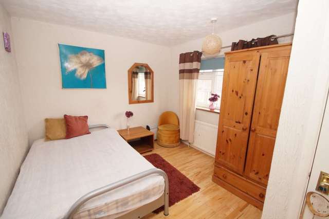  Image of 5 bedroom Terraced house for sale in Grassy Close Hemel Hempstead HP1 at Grassy Close  Hemel Hempstead, HP1 3QR