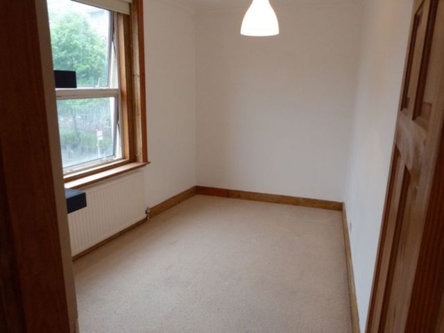  Image of 3 bedroom Apartment to rent in Gray