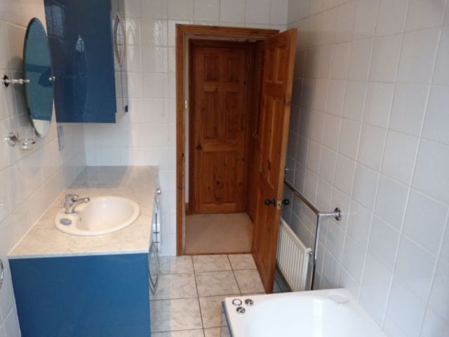 Image of 3 bedroom Apartment to rent in Gray