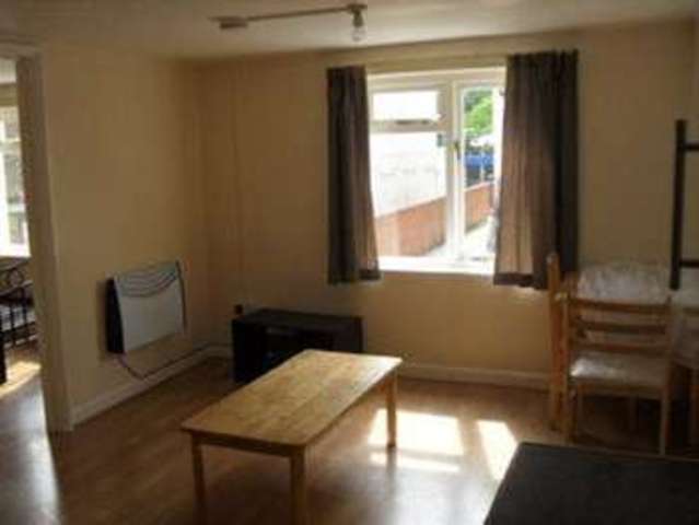  Image of 1 bedroom Apartment to rent in Green Lanes London N4 at Finsbury Park, N4 1BX