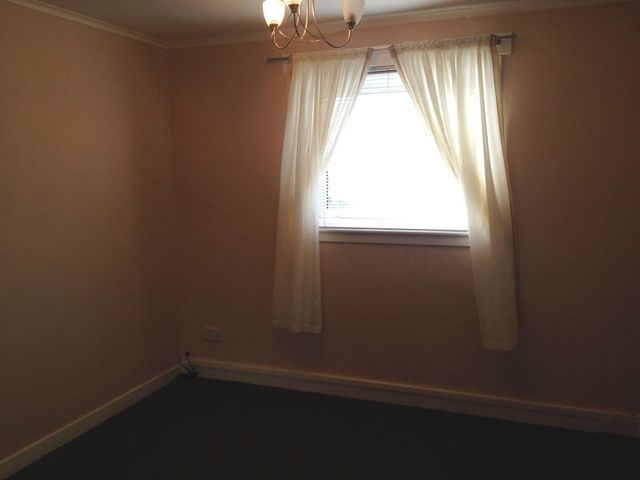  Image of 1 bedroom Flat for sale in Greenloanings Kirkcaldy KY2 at Greenloanings  Kirkcaldy, KY2 6NJ