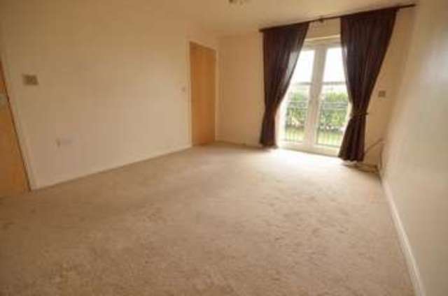  Image of 2 bedroom Flat to rent in Greenock Mews Widnes WA8 at Greenock Mews Widnes Cheshire, WA8 9DW