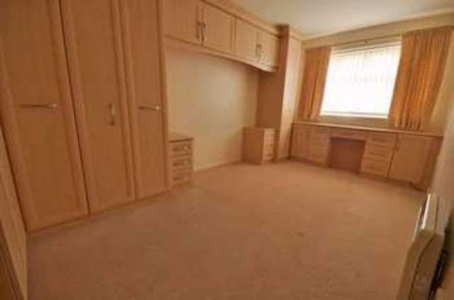  Image of 2 bedroom Flat to rent in Greenock Mews Widnes WA8 at Greenock Mews Widnes Cheshire, WA8 9DW