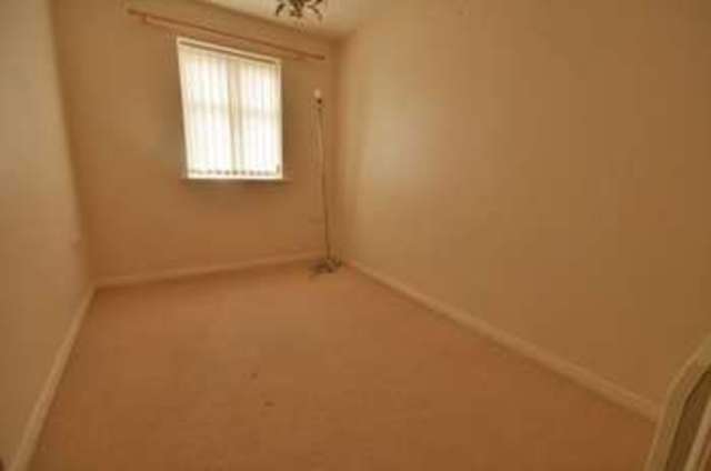  Image of 2 bedroom Flat to rent in Greenock Mews Widnes WA8 at Greenock Mews Widnes Cheshire, WA8 9DW
