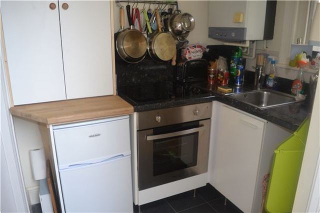  Image of 1 bedroom Flat for sale in Grosvenor Crescent St. Leonards-on-Sea TN38 at East Sussex, TN38 0BX