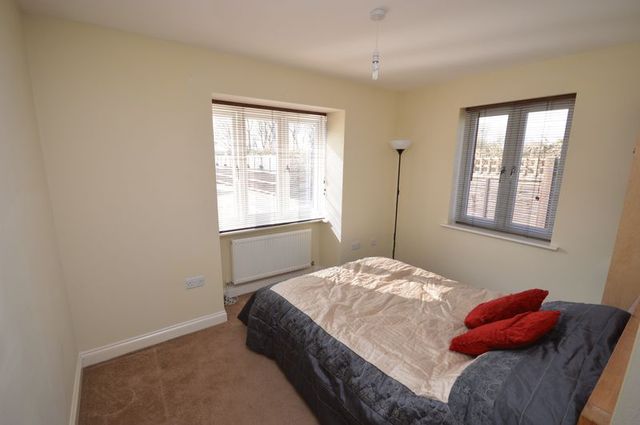  Image of 3 bedroom Detached house for sale in Grove Road Houghton Regis Dunstable LU5 at 1a Grove Road  Houghton Regis, LU5 5PD