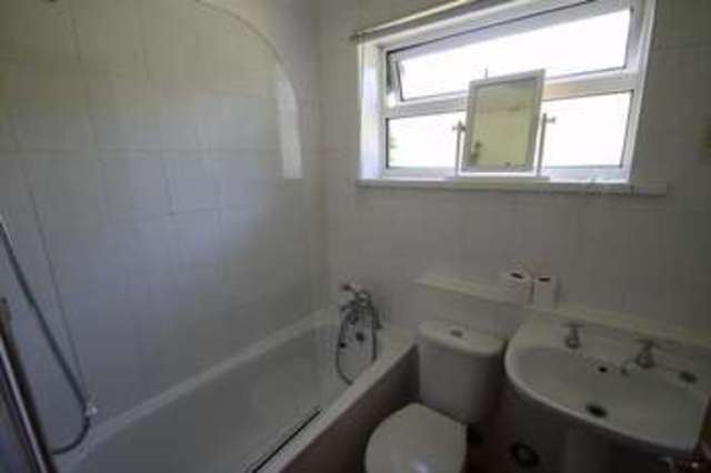  Image of 2 bedroom Bungalow to rent in Gurnard Pines Cockleton Lane Gurnard Cowes PO31 at Cockleton Lane  Gurnard, PO31 8RA