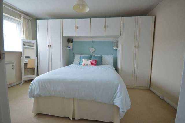  Image of 1 bedroom Detached house for sale in Halifield Drive Belvedere DA17 at Halifield Drive  Belvedere, DA17 5RS