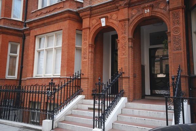  Image of 2 bedroom Flat to rent in Hans Road London SW3 at Hans Road  London, SW3 1RW