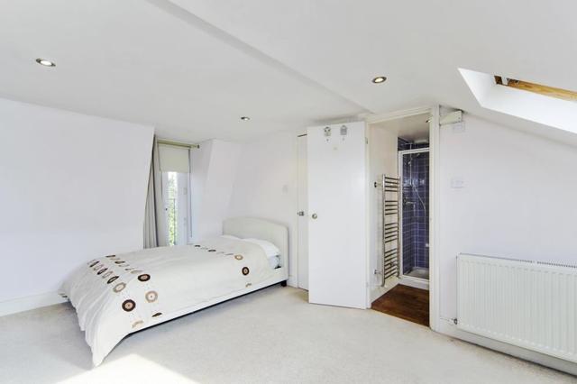  Image of 2 bedroom Flat for sale in Harbut Road London SW11 at Harbut Road  London, SW11 2RD