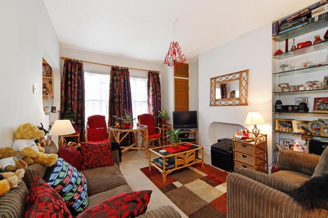  Image of 1 bedroom Flat for sale in Harwood Road London SW6 at Harwood Road  Fulham, SW6 4QH