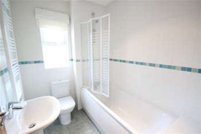  Image of 3 bedroom Semi-Detached house to rent in Wey Gardens Haslemere GU27 at Haslemere, GU27 3SX