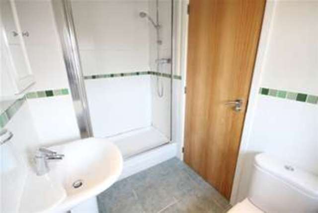  Image of 3 bedroom Semi-Detached house to rent in Wey Gardens Haslemere GU27 at Haslemere, GU27 3SX