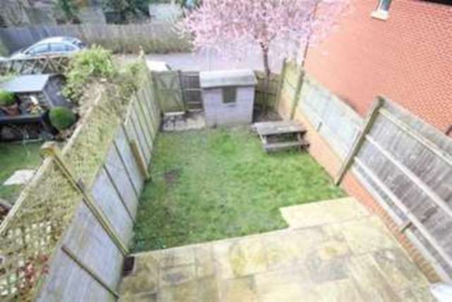  Image of 3 bedroom Semi-Detached house to rent in Wey Gardens Haslemere GU27 at Haslemere, GU27 3SX